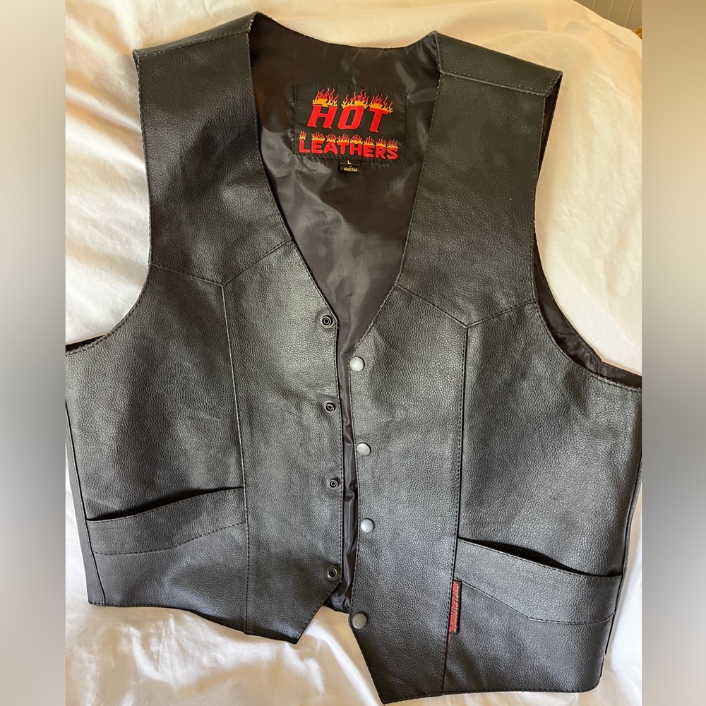 NWOT Large Men’s Leather Vest - perfect condition, STURGIS is coming…
